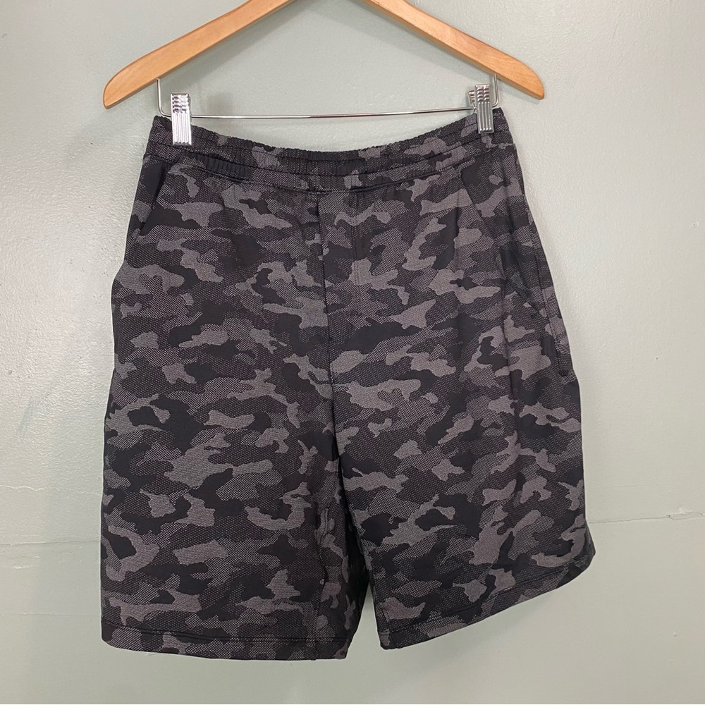 Lululemon Pace Breaker Short Black Camo Medium Lined